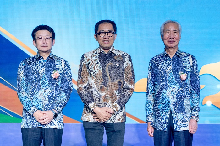 Wamenperin Faisol Riza mendorong PT Daikin Industries Indonesia untuk secara bertahap mampu memproduksi komponen utama secara lokal, termasuk kompresor. Kompresor Masih Impor, Wamenperin Minta Daikin Produksi Komponen Lokal