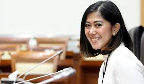 Menteri Meutya akan Atur 1 NIK Maksimal 3 SIM Card, Ini Alasannya