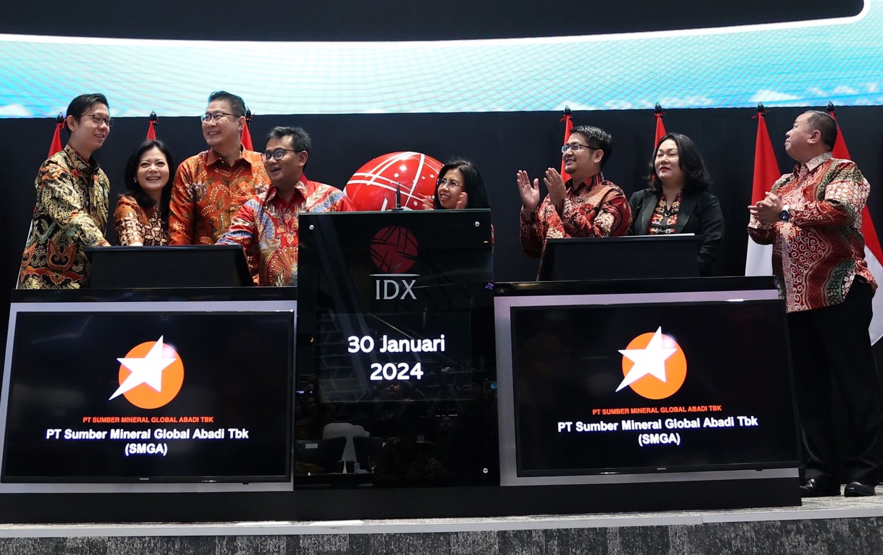 Sorak-sorai manajemen SMGA saat listing IPO di Bursa Efek pertama kali. Sumber Mineral (SMGA) Ungkap Rencana Aksi Baru