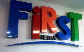 Signage atau logo perseroan PT First Media, Tbk. Emiten Grup Lippo (KBLV) Sahamnya Disorot BEI, Kenapa?