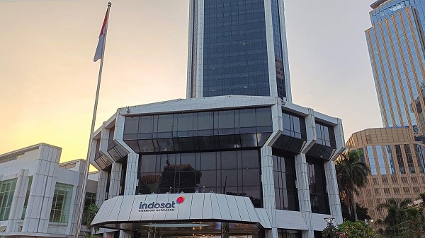 Pefindo menetapkan peringkat idAAA untuk PT Indosat Tbk (ISAT) dan obligasi yang masih beredar, serta peringkat idAAA(sy) untuk sukuk yang masih beredar. Prospek untuk peringkat Perusahaan adalah stabil. Pefindo Ungkap Peringkat Indosat (ISAT), Begini Dampak Naik dan Turun