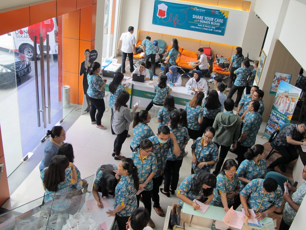 Salah satu kegiatan CSR di kantor Bayu Buana. FOTO - ISTIMEWA Simak! Ini Jadwal Dividen BAYU Rp100 per Lembar