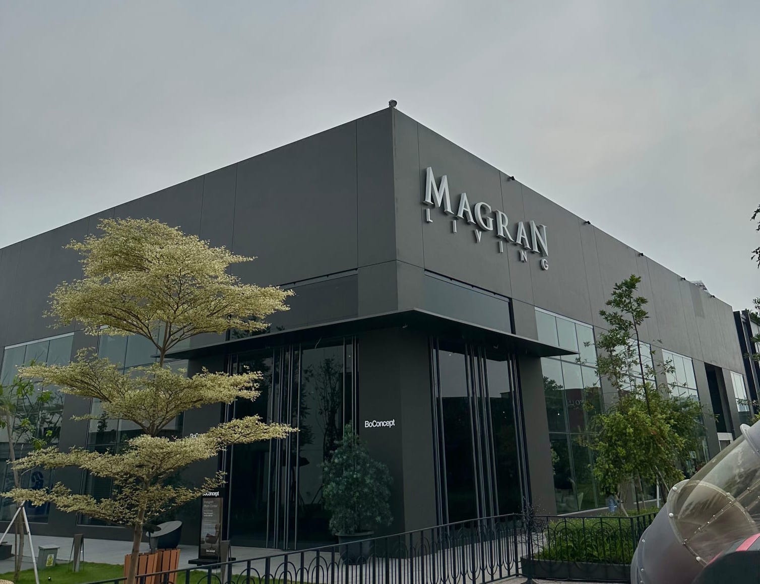 Potret showroom milik Panca Anugrah di Pintai Indah Kapuk 2, Jakarta Utara. FOTO - ISTIMEWA Saham Loncat 78 persen Dalam Seminggu, Begini Kata BEI