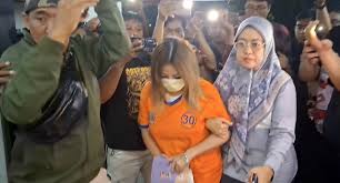 Polda Jawa Timur menetapkan Bos CV Sentoso Seal Jan Hwa Diana, sebagai tersangka kasus penggelapan ijazah mantan karyawan. Dok. Portal JTV. Tahan 108 Ijazah Eks Karyawan, Diana jadi Tersangka Penggelapan