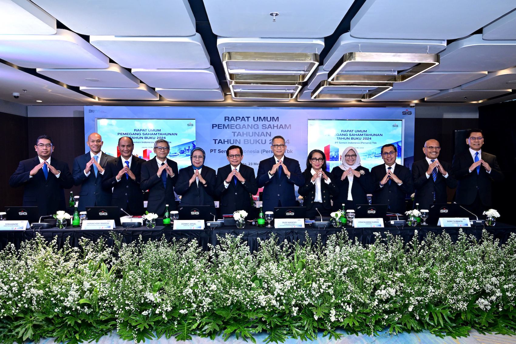 Dewan Komisaris dan Direksi SIG pada Rapat Umum Pemegang Saham Tahunan 2025 di Jakarta, Jumat, 23 Mei 2025. FOTO - ISTIMEWA Ganti Pengurus, SIG (SMGR) Bagikan Dividen Rp648,75 Miliar