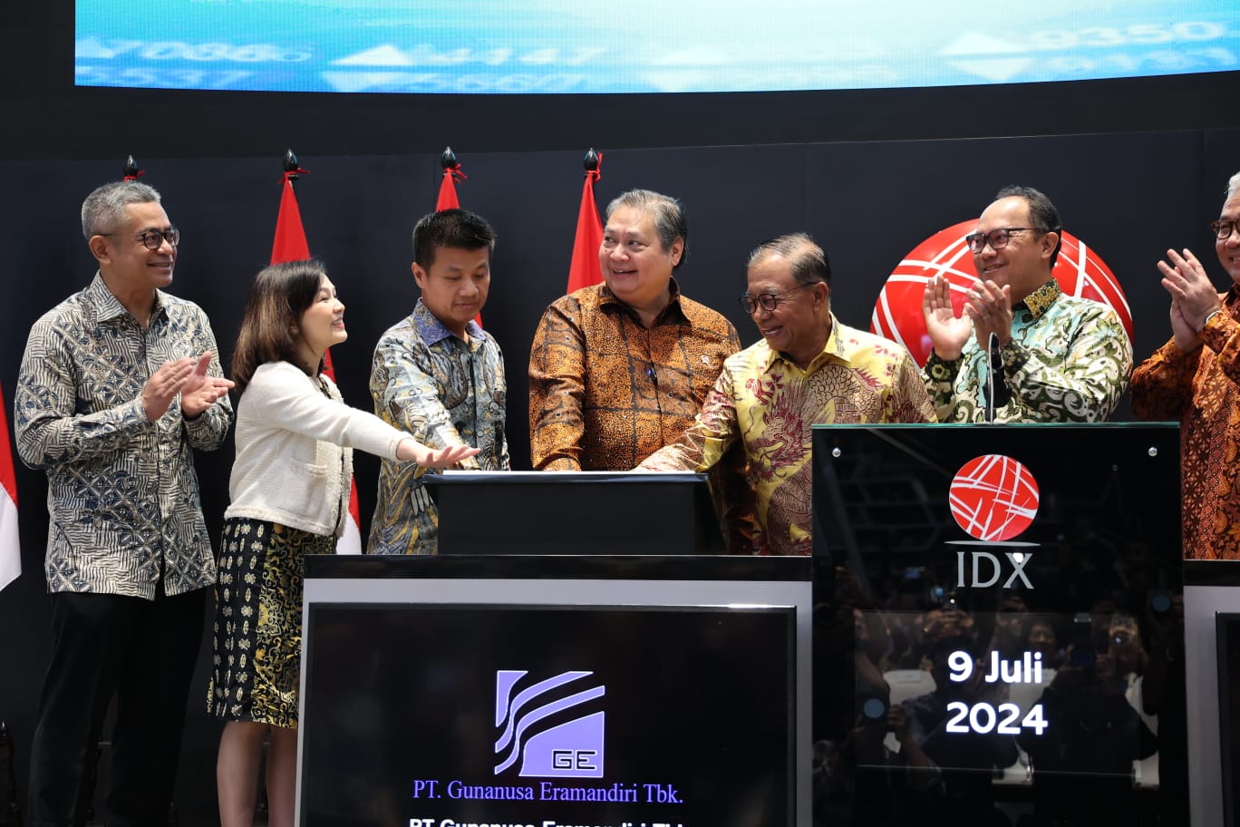 Pengurus Gunanusa kala mengikuti seremoni pencatatan perdana saham di main hall Bursa Efek Indonesia. FOTO - ISTIMEWA GUNA Tebar Dividen Rp7,18 per Lembar, Telisik Ini Jadwalnya