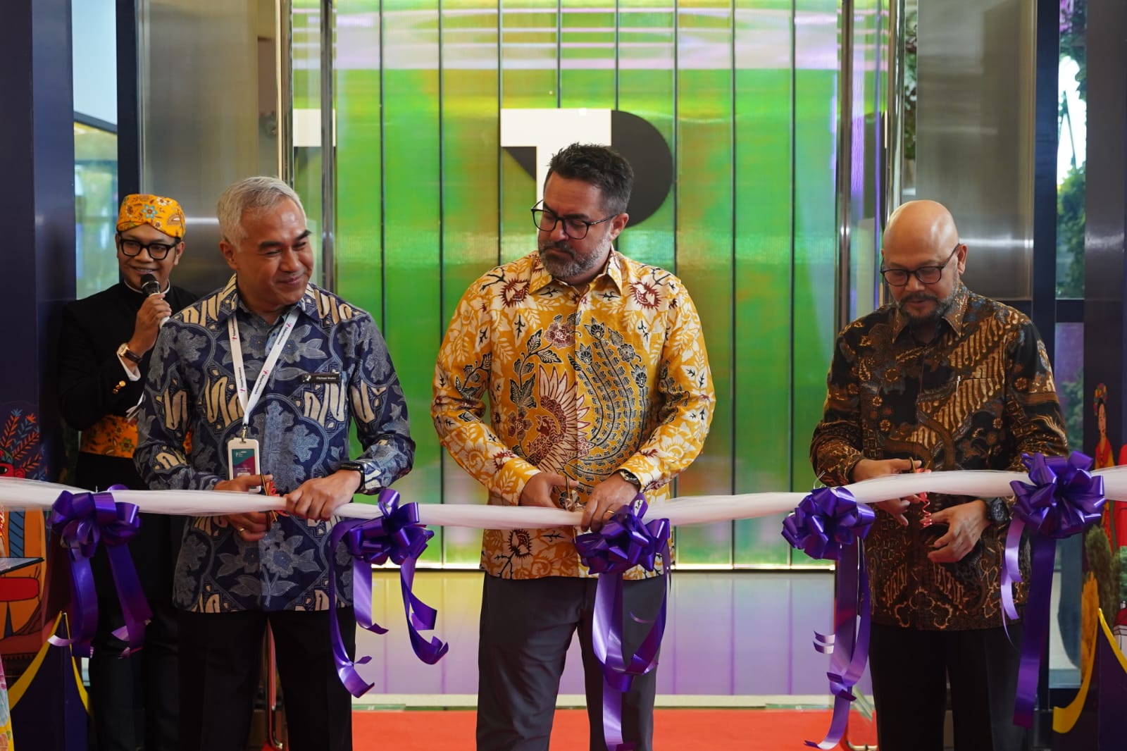 Teleperformance (TP), pemimpin global dalam layanan digital Desnes, secara resmi meluncurkan kantor baru di Jakarta dan Customer Expersence (CX) Lab Indonesia. DOK/ISTIMEWA Buka Kantor di Jakarta, Teleperformance Perkenalkan Persona AI