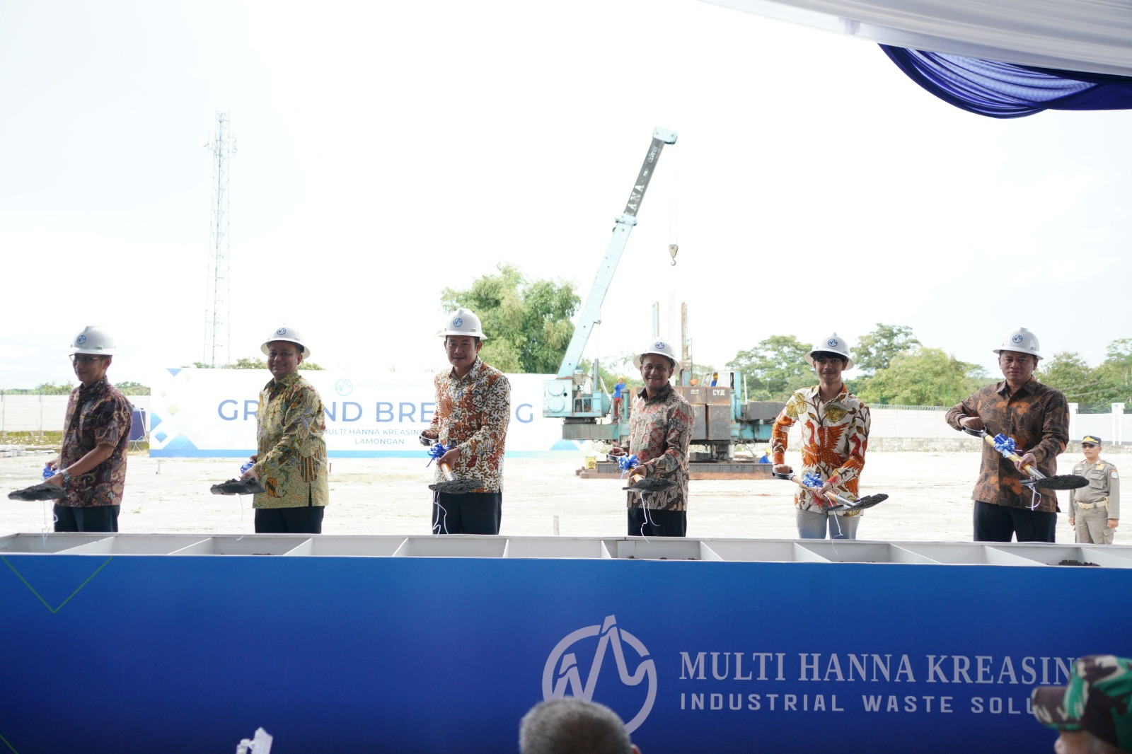 PT MULTI HANNA KREASINDO Tbk GELAR GROUND BREAKING KANTOR CABANG PENGELOLAAN LIMBAH INDUSTRI DI LAMONGAN – JAWA TIMUR. DOK/MKHI MKHI Ground Breaking Kantor Pengelolaan Limbah Industri di Lamongan