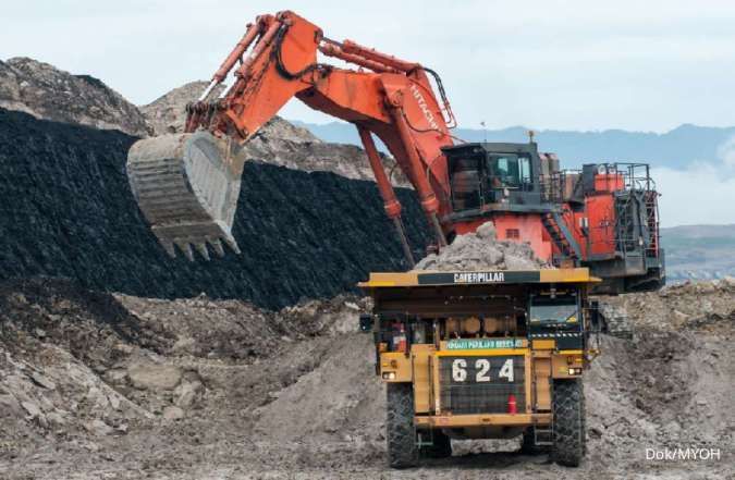 Alat berat tengah beraksi di area pertambangan Samindo Resources. FOTO - ISTIMEWA Cum Date 5 Juni, Emiten Dato Low (MYOH) Tebar Dividen USD8 Juta