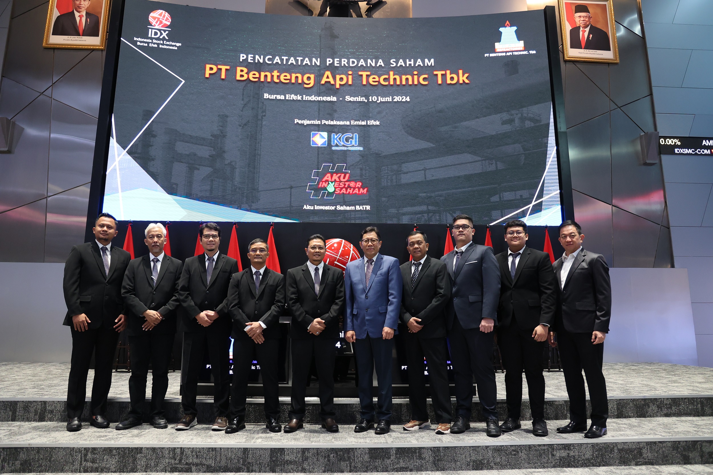 Manajemen BATR ketika mencatatkan sahamnya di BEI. Benteng Api (BATR) Bagi Dividen 42,4 Persen Laba 2024, Ini Jadwalnya