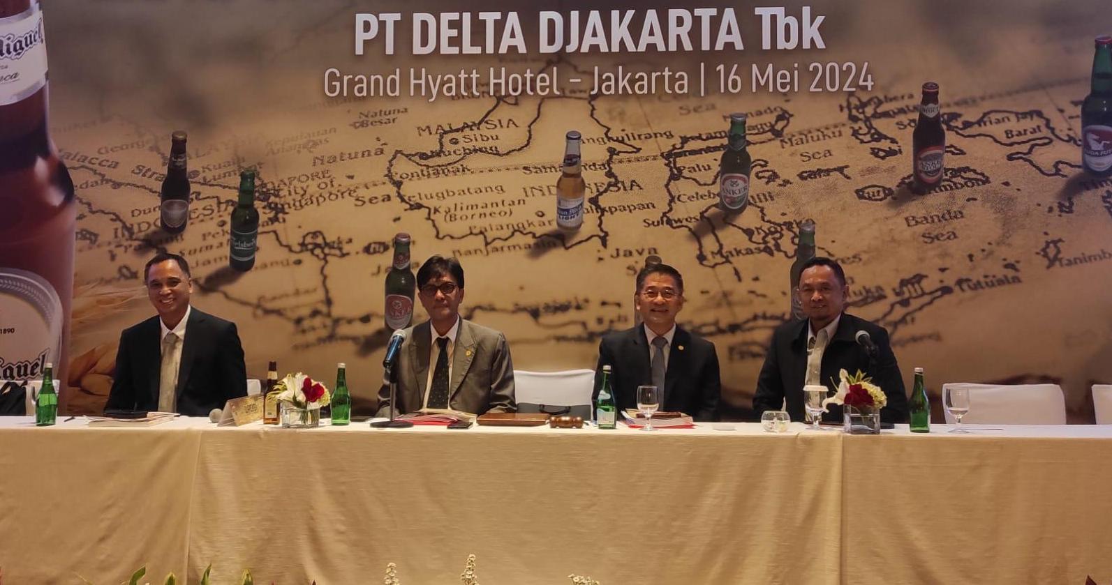 Pengurus Delta Djakarta di sela-sela pelaksanaan RUPS Tahunan di Jakarta. FOTO - ISTIMEWA Melorot 23 Persen, Laba Delta (DLTA) Kuartal I-2025 Sisa Rp33 Miliar