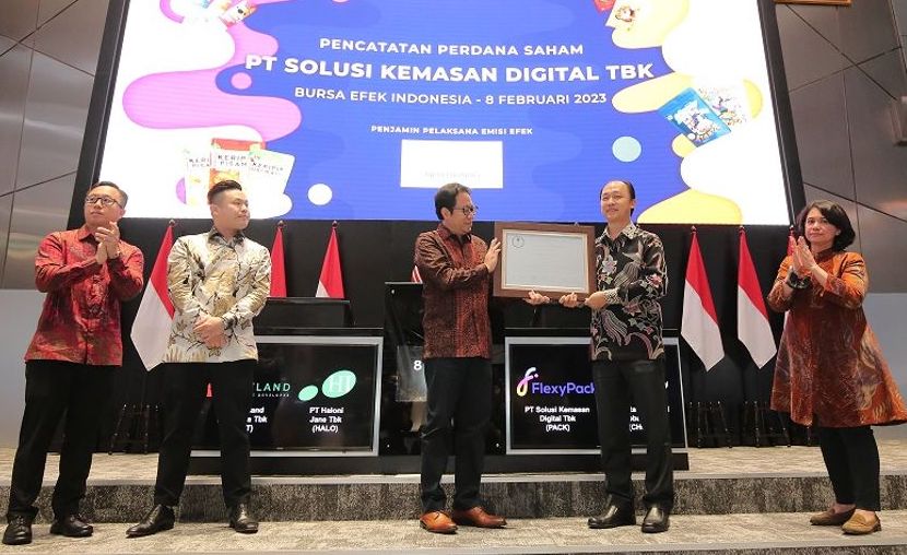 Manajemen PACK ketika mencatatkan sahamnya di BEI pada 8 Februari 2023. Saham Melonjak Ribuan Persen, Muncul Pengumuman Mengejutkan!