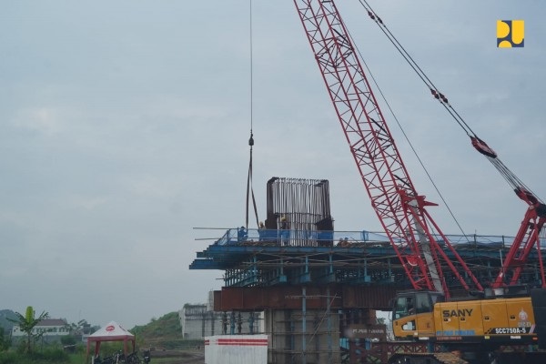 ehadiran ruas tol ini diyakini akan menjadi pendorong utama pertumbuhan ekonomi dan konektivitas di wilayah segitiga emas Joglosemar (Jogja-Solo-Semarang), khususya akses ke Borobudur Permudah Akses ke Borobudur dll, Tol Yogya-Bawen Bakal Dikebut