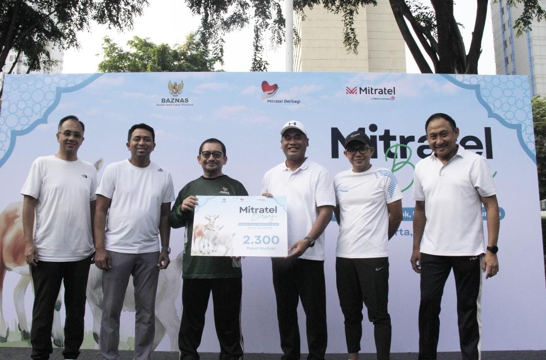 PT Dayamitra Telekomunikasi Tbk (Mitratel) meluncurkan program Mitratel Berbagi dalam rangka menyambut Hari Raya Idul Adha 1446 H. Direktur Utama Mitratel Theodorus Ardi Hartoko menyerahkan secara simbolis donasi senilai Rp 650 juta atau setara 2.300 paket daging kurban kepada Direktur Pendayagunaan, Layanan, Unit Pengumpulan Zakat (UPZ), dan Corporate Social Resposibility (CSR) Badan Amil Zakat Nasional (Baznas) di Jakarta, Kamis 5 Juni 2025. Mitratel (MTEL) Menebar Berkah!