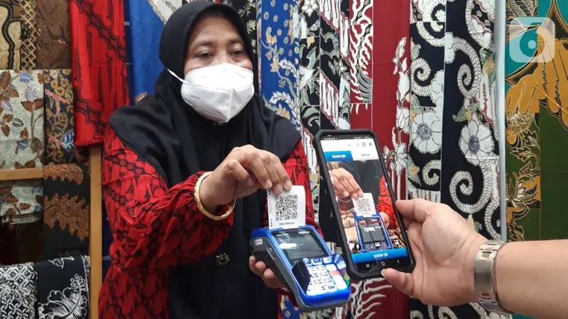 BI mencatat saat ini ada lebih dari 56 juta pengguna dan 38 juta merchant QRIS, yang mayoritas merupakan pelaku UMKM. Lebih dari 56 Juta Orang dan 38 Juta Merchat Gunakan QRIS