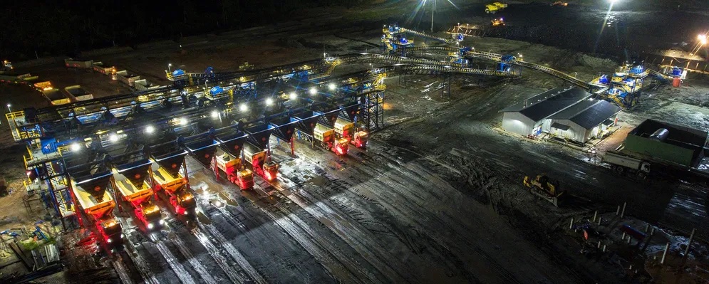 Aktivitas pabrik Bayan Resources tampak sibuk. FOTO - ISTIMEWA Byan Resources (BYAN) Akan Proses Mundurnya Lee Minhyung Bulan Ini