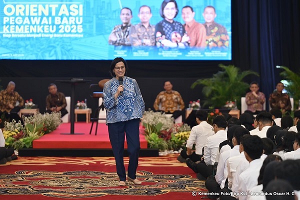 Menteri Keuangan (Menkeu) Sri Mulyani Indrawati menyampaikan pesan kepada 1.037 Calon Pegawai Negeri Sipil (CPNS) Kemenkeu Menkeu Ingatkan CPNS: Integritas Tak Boleh Diperjual Belikan