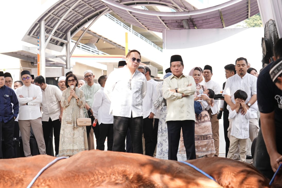 Semangat berbagi menjadi bagian dari nilai-nilai perusahaan, termasuk karyawan BRI yang turut aktif berpartisipasi dalam kegiatan berkurban pada perayaan Idul Adha 1446 H yang jatuh pada Jumat, 6 Juni 2025. BRI dan Bapekis Salurkan 961 Hewan Kurban di Idul Adha 1446 H