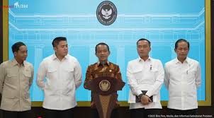 Pemerintah mengumumkan pencabutan empat izin usaha pertambangan di Raja Ampat, Papua Barat Daya. Selasa (10/6/2025). Dok. BPMI Sekretariat Presiden. Terbukti Merusak Lingkungan, 4 Izin Tambang di Raja Ampat Dicabut