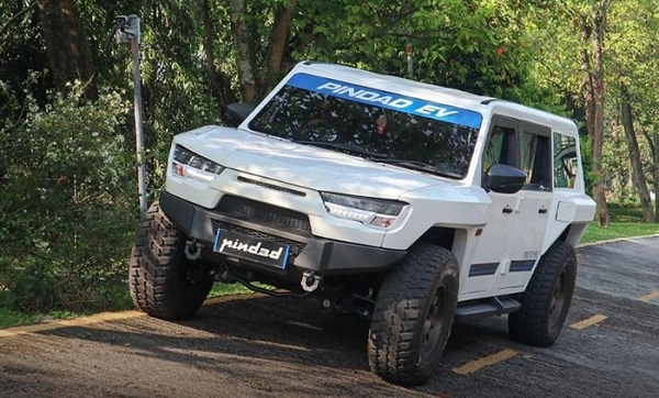 PT Pindad meluncurkan kendaraan listrik taktis terbaru, MV3-EV “PANDU” di ajang Indo Defence 2025 Expo & Forum yang digelar di JIEXPO Kemayoran, Jakarta, pada Rabu, 11 Juni 2025. PT Pindad Luncurkan Kendaraan Listrik Taktis MV3-EV 'Pandu'