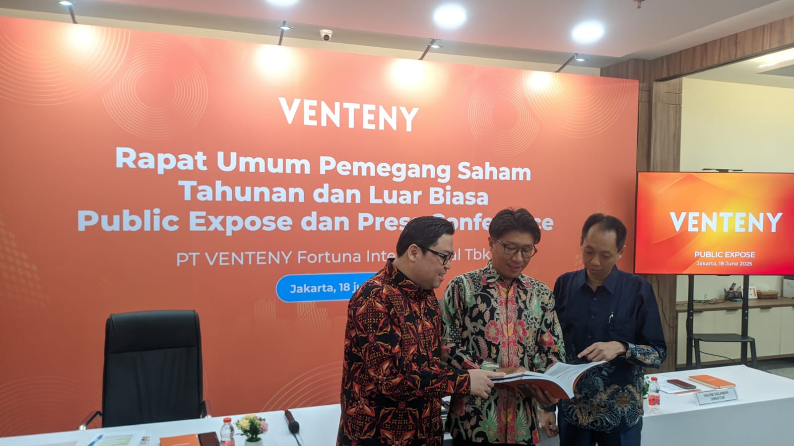 Potret Manajemen Venteny (VTNY) saat gelaran Public Expose Rabu (18/6). FOTO - EmitenNews.com/Akhmad Jiharka Venteny (VTNY) Sepakat Puasa Dividen, Ini Alasannya