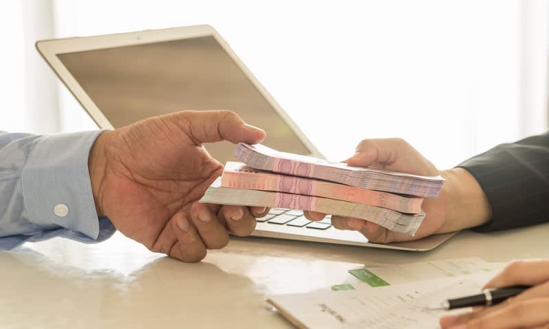 Bank Indonesia (BI) mencatat kredit perbankan pada Mei 2025 tumbuh sebesar 8,43% (yoy). Angka ini lebih rendah dari pertumbuhan pada April 2025 sebesar 8,88% (yoy). Kredit Perbankan pada Mei 2025 Tumbuh 8,43 Persen