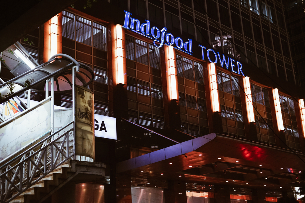Kantor Indofood tampak bermandi cahaya pada malam hari. FOTO - ISTIMEWA INDF Tebar Dividen Rp280 per Helai, Segini Bagian Publik