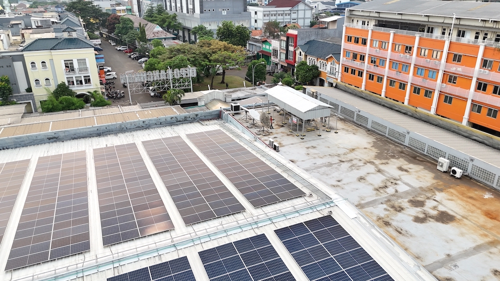 PLTS Atap garapan entitas Indo Tambangraya menghiasi tiga gerai Depo Bangunan. FOTO - ISTIMEWA Tuntaskan PLTS Atap DEPO, Ini Kata Entitas ITMG