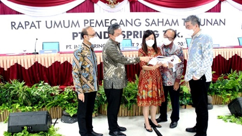 Pengurus Indospring usai pelaksanaan RUPS tahunan perseroan. FOTO - ISTIMEWA Laba Drop 62 Persen, Indospring (INDS) Tabur Dividen Rp52,49 Miliar