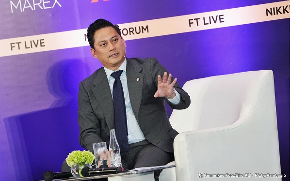 Wakil Menteri Keuangan (Wamenkeu), Thomas Djiwandono ketika tampil berbicara dalam acara Energy Transition Summit Asia yang digelar pada Rabu (25/6) di Jakarta. Kemenkeu Tampik Potong Anggaran; Merelokasi ke yang Lebih Produktif