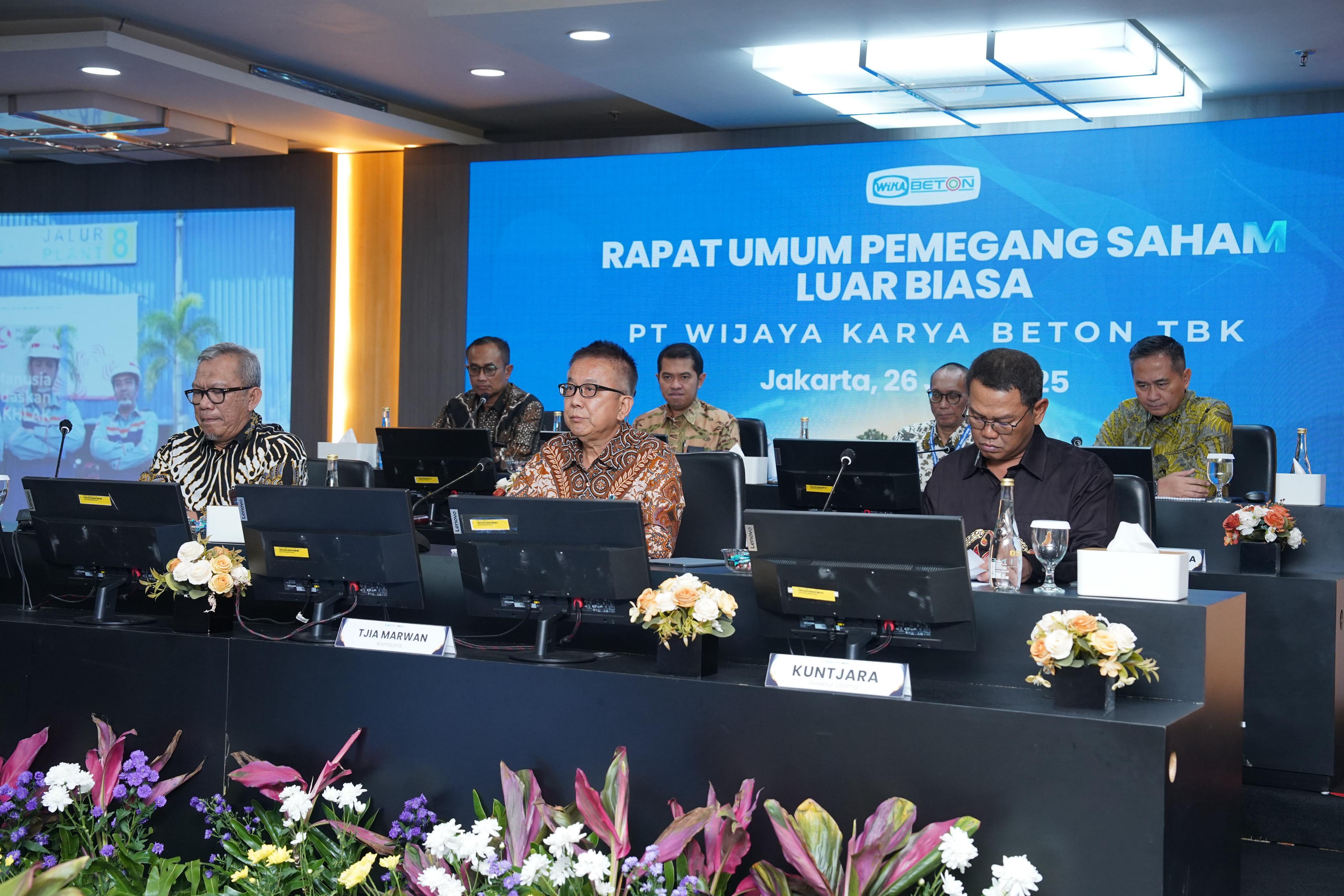 Potret manajemen WIKA Beton pada saat Rapat RUPSLB 2025. FOTO - ISTIMEWA WIKA Beton (WTON) Dapat Restu Tambah Lini Usaha Baru