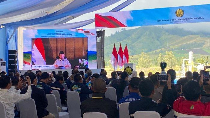 Presiden Prabowo Subianto meresmikan pengoperasian dan pembangunan sejumlah pembangkit listrik tenaga panas bumi (PLTP) dan pembangkit listrik tenaga surya (PLTS) yang tersebar di 15 provinsi. Dok. Sekretariat Presiden. Presiden Resmikan Operasional dan Pembangunan PLTP-PLTS 15 Provinsi