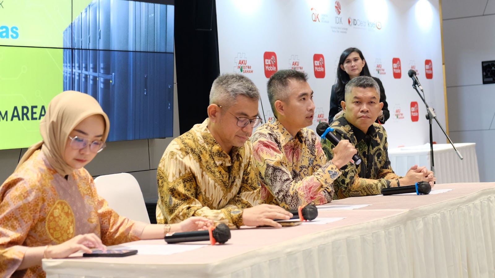 Pengurus Dunia Virtual kala memaparkan potensi bisnis garapan perseroan. FOTO - ISTIMEWA Kuartal I-2025, Laba Dunia Virtual (AREA) Melangit 233 Persen
