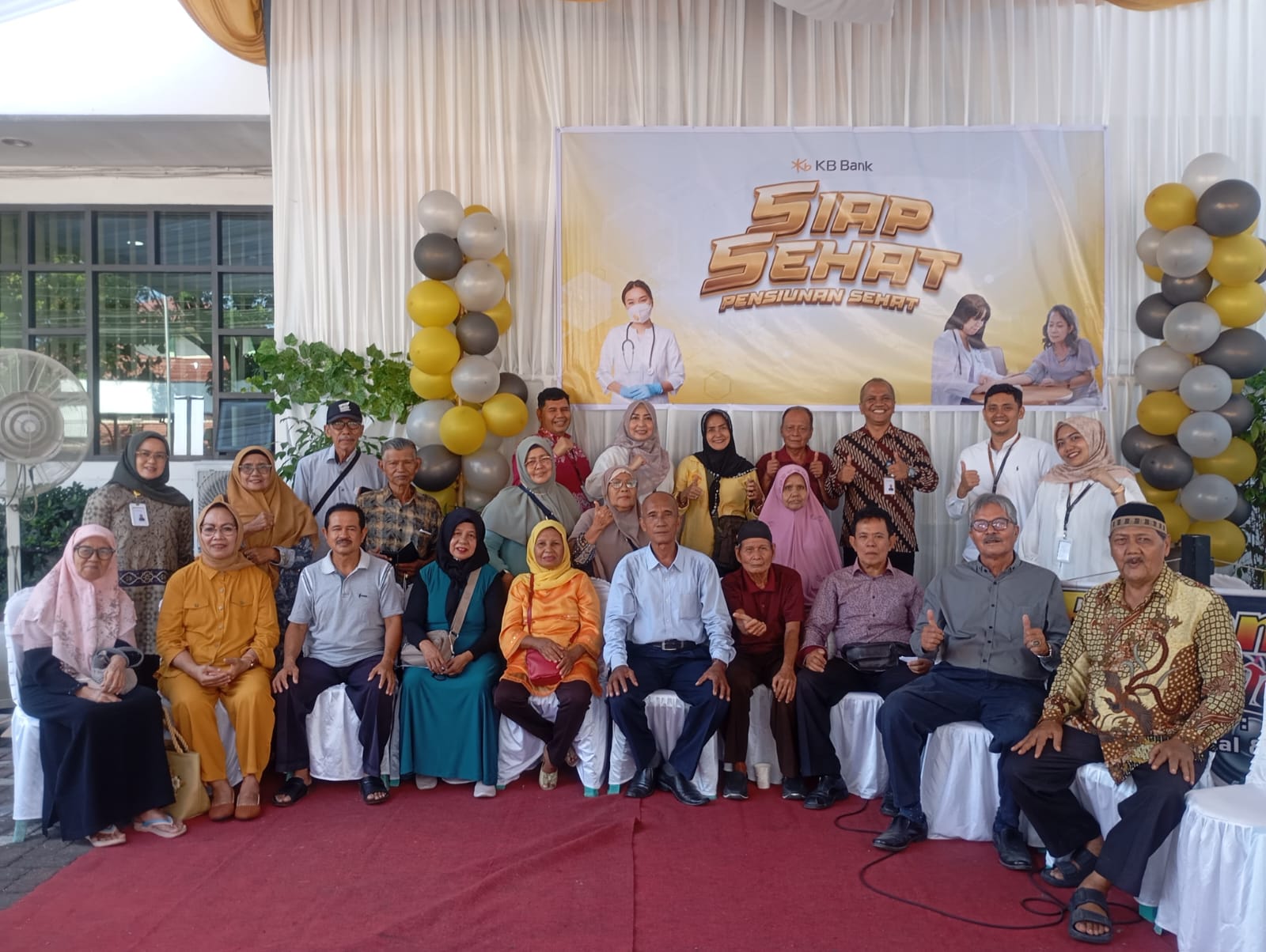 KB Bank (BBKP) kembali menghadirkan program unggulan. Kali ini bertajuk “SIAP SEHAT Pensiunan Sehat”, sebuah inisiatif khusus yang dirancang untuk mendampingi para pensiunan agar tetap sehat, aktif, dan bahagia di masa tua. Rilis Program SIAP SEHAT, Wujud Nyata KB Bank Peduli Pensiunan