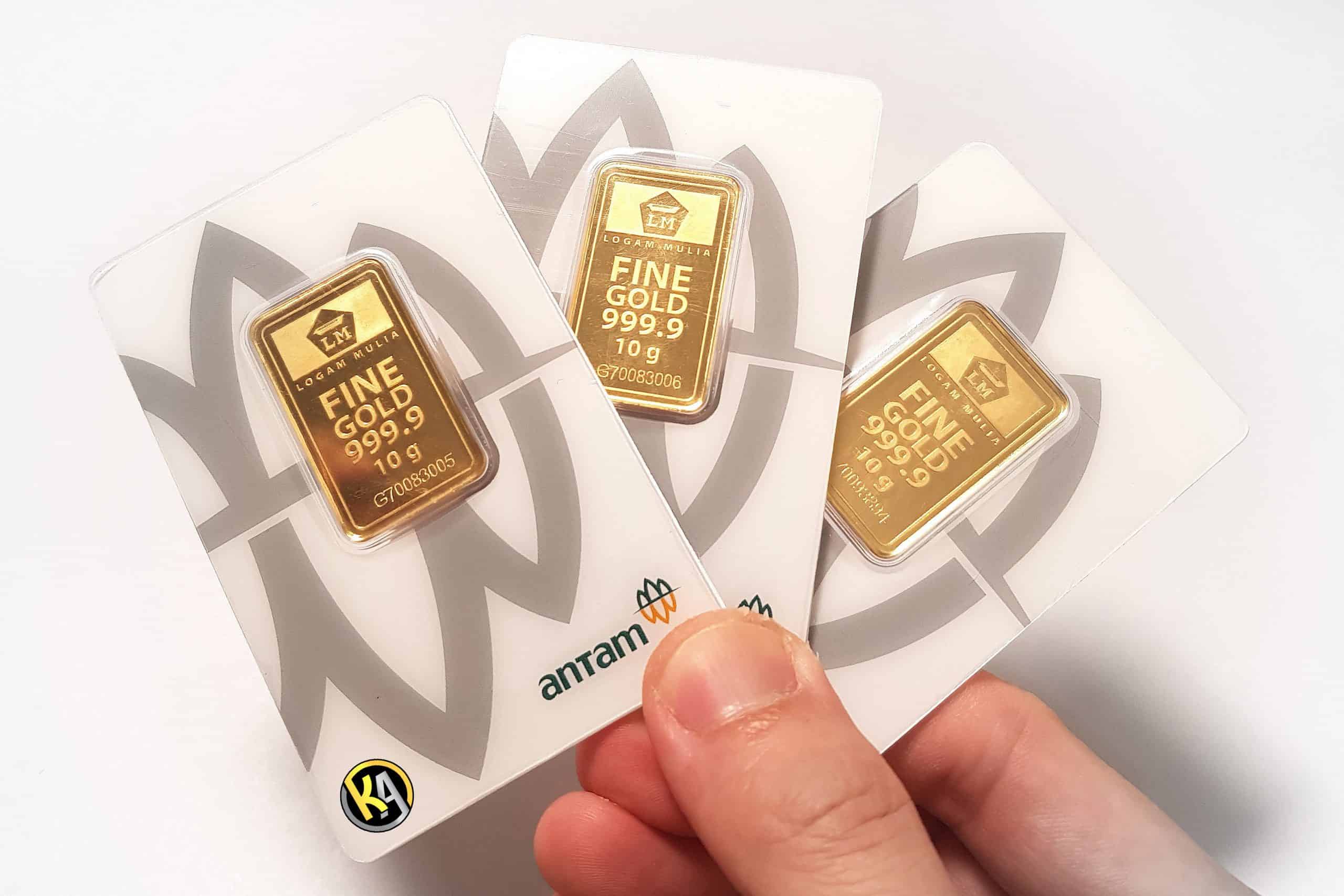 Harga Emas Antam Turun Rp2.000 per Gram