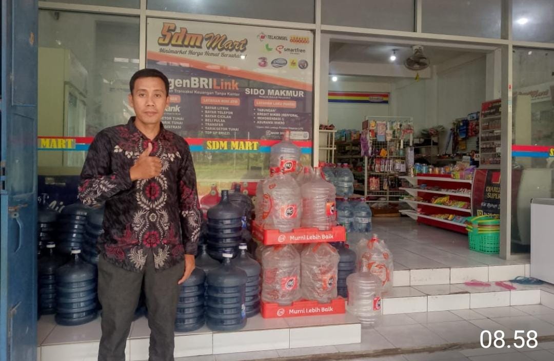 Grobogan – AgenBRILink merupakan wujud nyata komitmen BRI dalam memperluas inklusi keuangan hingga ke berbagai daerah. Melalui inisiatif ini, BRI tidak hanya membuka peluang ekonomi bagi masyarakat, Punya 3 Cabang, AgenBRILink Ini Jadi Penyelamat Petani