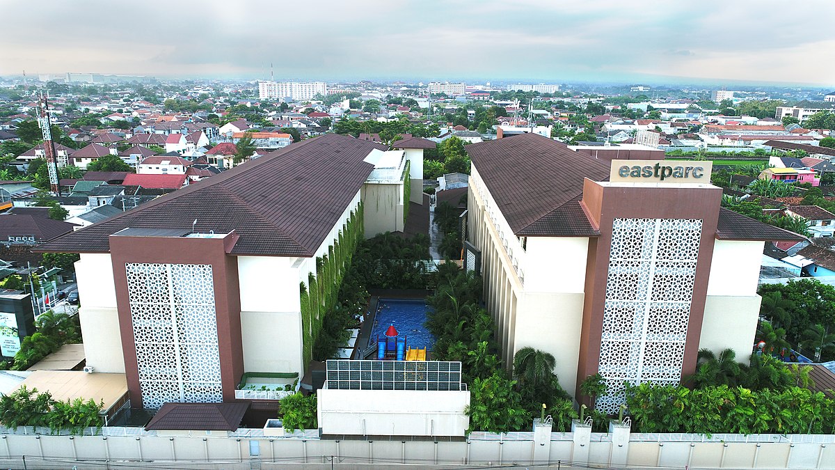 Gedung hotel besutan Eastparc Hotel berdiri kukuh. FOTO - ISTIMEWA Paruh Pertama 2025, Laba Eastparc (EAST) Merosot 18 Persen
