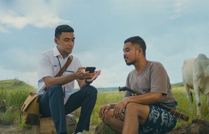PT Bank Rakyat Indonesia (Persero) Tbk (BRI) terus menunjukkan komitmen kuat dalam mendukung pembangunan berkelanjutan melalui penerapan prinsip Environmental, Social, and Governance (ESG) di seluruh lini bisnis. Upaya ini tidak hanya menciptakan nilai tambah bagi seluruh stakeholders, tetapi juga memperkuat posisi BRI sebagai bank dengan portofolio pembiayaan berkelanjutan terbesar di Indonesia. BRI Cetak Rekor! ESG Tembus Rp796T, Terbesar di RI