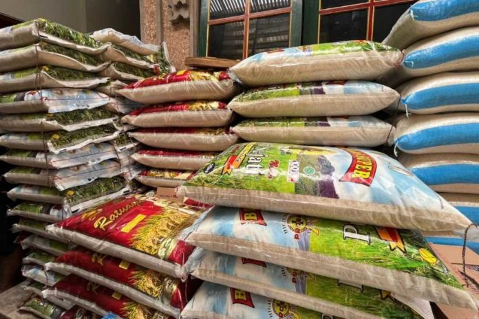 Pemerintah saat ini tengah membenahi perberasan nasional dengan mendorong produsen beras, terutama beras premium, agar dapat memperhatikan secara serius terhadap kualitas dan mutu berasnya Produsen Beras Diberi Waktu 2 Minggu Lakukan Perbaikan