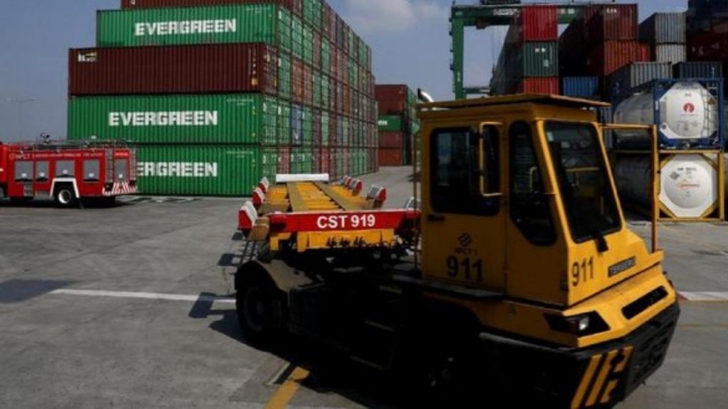 Salah satu kegiatan usaha angkut barang SDMU. Komisaris SDMU Borong Saham di FCA