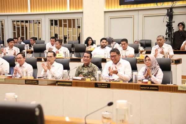 Kejahatan Sistematis, Komisi IV DPR Dukung Mentan Usut Beras Oplosan