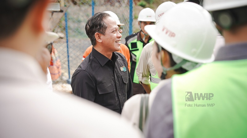 Menteri Lingkungan Hidup (LH), Hanif Faisol Nurofiq, mendorong Kawasan Industri Indonesia Weda Bay Industrial Park (IWIP) untuk dapat menjadi pelopor dalam pengembangan industri nikel hijau di Indonesia. Menteri LHK Dukung IWIP Jadi Pelopor Nikel Hijau RI