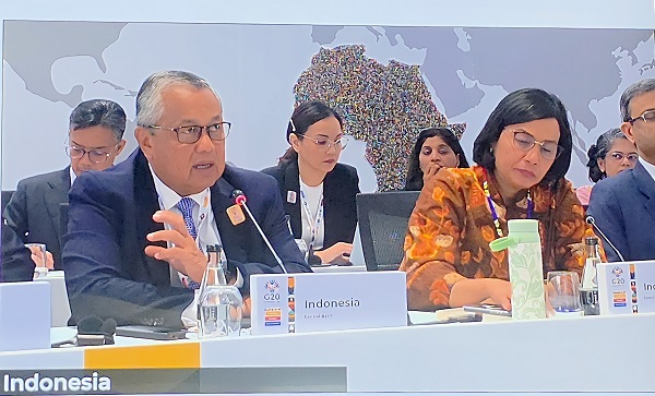 Gubernur Bank Indonesia, Perry Warjiyo, dan Menteri Keuangan RI, Sri Mulyani Indrawati ketika menghadiri Pertemuan Ketiga Menteri Keuangan dan Gubernur Bank Sentral G20 yang berlangsung pada tanggal 17-18 Juli 2025 di Durban, Afrika Selatan. G20 Sepakat Dorong Sistem Perdagangan Multilateral yang Adil