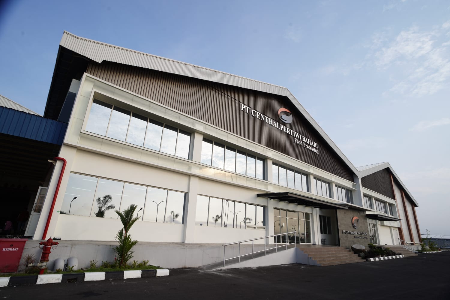 Suasana lingkungan pabrik CP Prima tampa sepi. FOTO - ISTIMEWA Aksi Senyap! UOB Pte Ltd Obral 2,42 Miliar Saham CP Prima (CPRO)