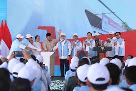 Presiden Prabowo Subianto meresmikan kelembagaan 80 ribu Koperasi Merah Putih, Senin (21/7/2025). Dok. Sekretariat Presiden. Presiden Luncurkan Kelembagaan 80 Ribu Unit Koperasi Merah Putih