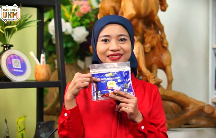 Transformasi sebuah usaha keluarga menjadi merek lokal yang diperhitungkan secara nasional bukanlah perkara mudah. Namun, Sri Kustamaji, pemilik Pelita Lumpang Mas, berhasil membuktikan bahwa dengan inovasi, kerja keras, dan dukungan yang tepat, produk tradisional pun bisa menembus pasar modern. Sambal Rumahan Tembus Pasar Dunia Berkat Sentuhan BRI