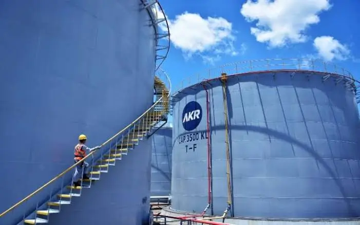 Salah satu penampungan BBM milik AKRA. AKR Corporindo (AKRA) Sebar Dividen Interim Rp989,9M, Cek Jadwalnya