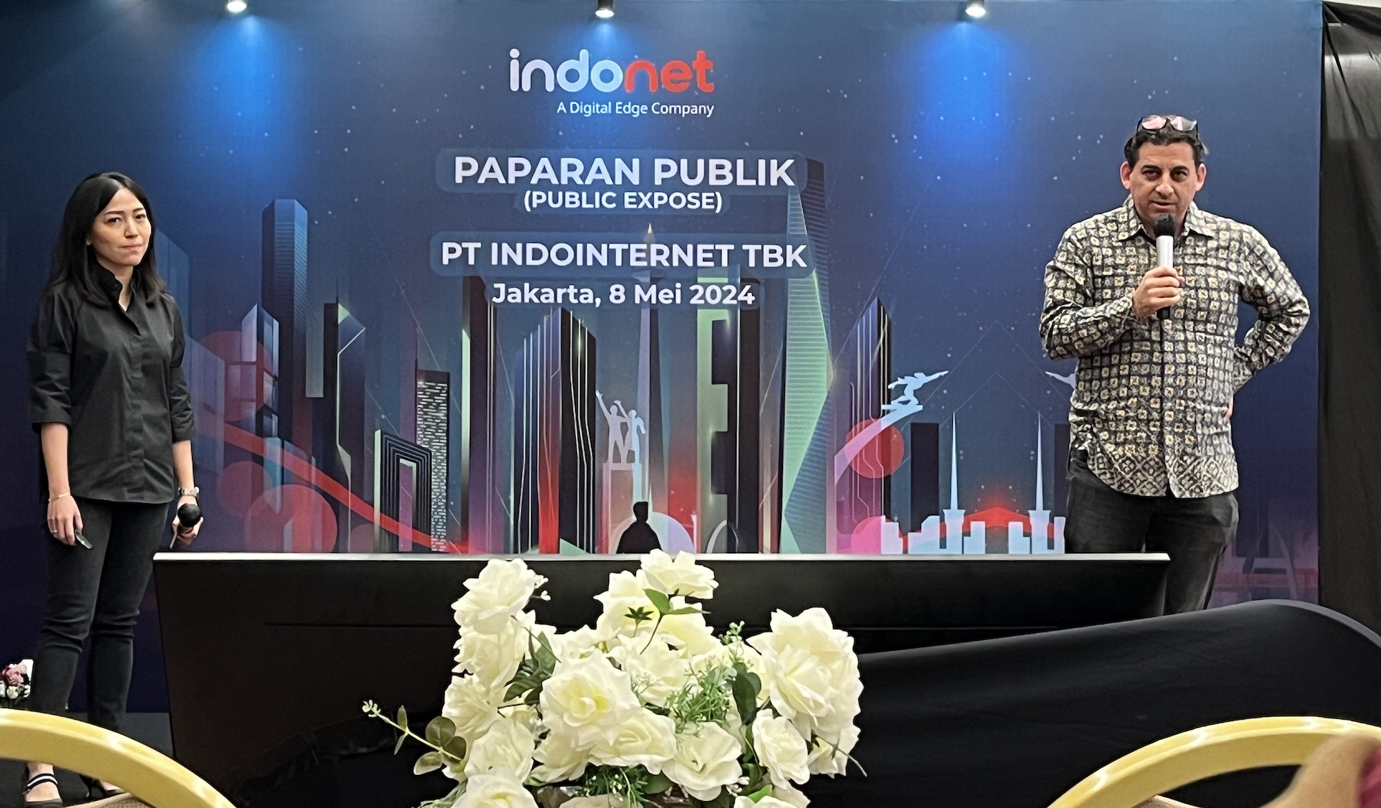 Pengurus Indointernet kala menjelaskan kondisi terkini perusahaan. FOTO - ISTIMEWA Paruh Pertama 2025, Laba Emiten Toto Sugiri (EDGE) Anjlok 60 Persen