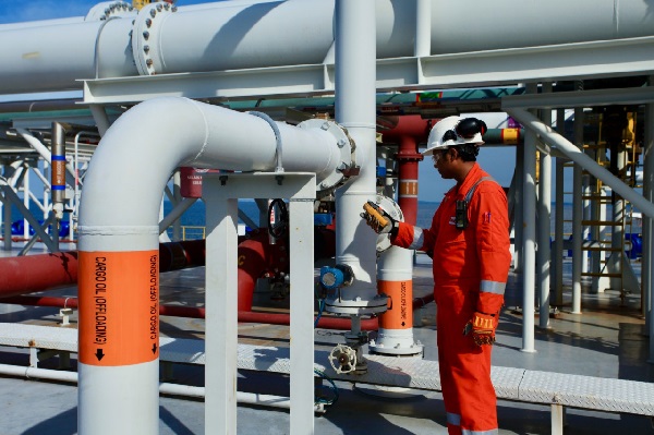PT Pertamina Hulu Energi (PHE) hingga semester I 2025 berhasil memproduksi migas sebesar 1,04 juta barel setara minyak per hari (MBOEPD) Produksi Migas PHE Semester I Capai 1,04 Juta Barel Setara Minyak/Hari