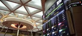 Lantai perdagangan saham di BEI. Hindari Ritel jadi Korban, Jangan Paksakan IPO Perusahaan Jumbo